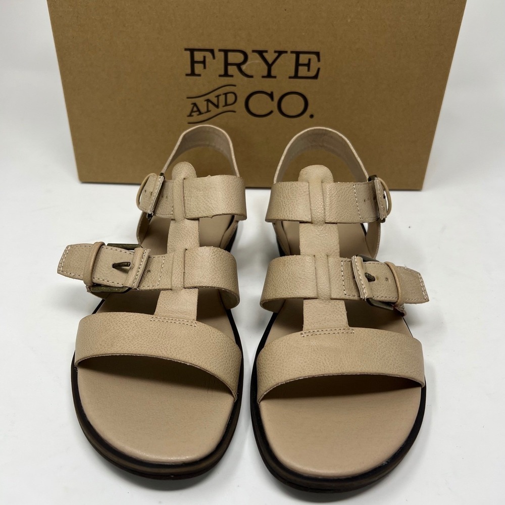 NWT FRYE AND CO‎ Dublyn Sandals Women 7 Taupe Gladiator Buckle Flat FO10211 New